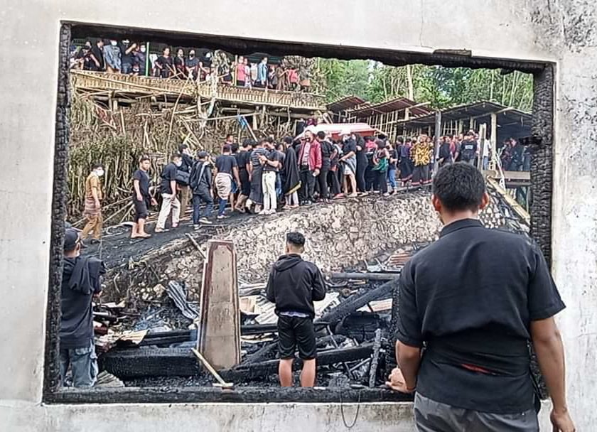 Ditengah Prosesi Rambu Solo di Langda, 1 Tongkonan, 1 Rumah dan 2 Lumbung Ludes Terbakar