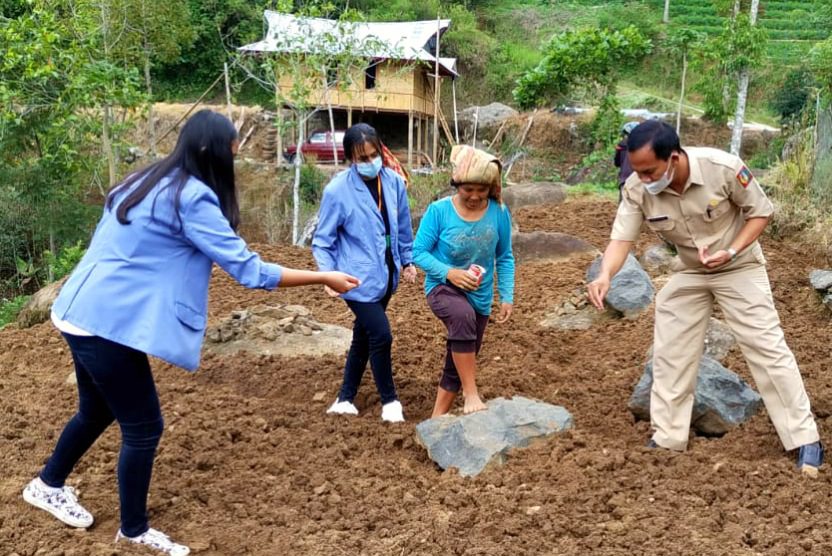 Dinas Pertanian Monitoring Pemanfaatan Lahan Pekarangan di Kelurahan Pasang
