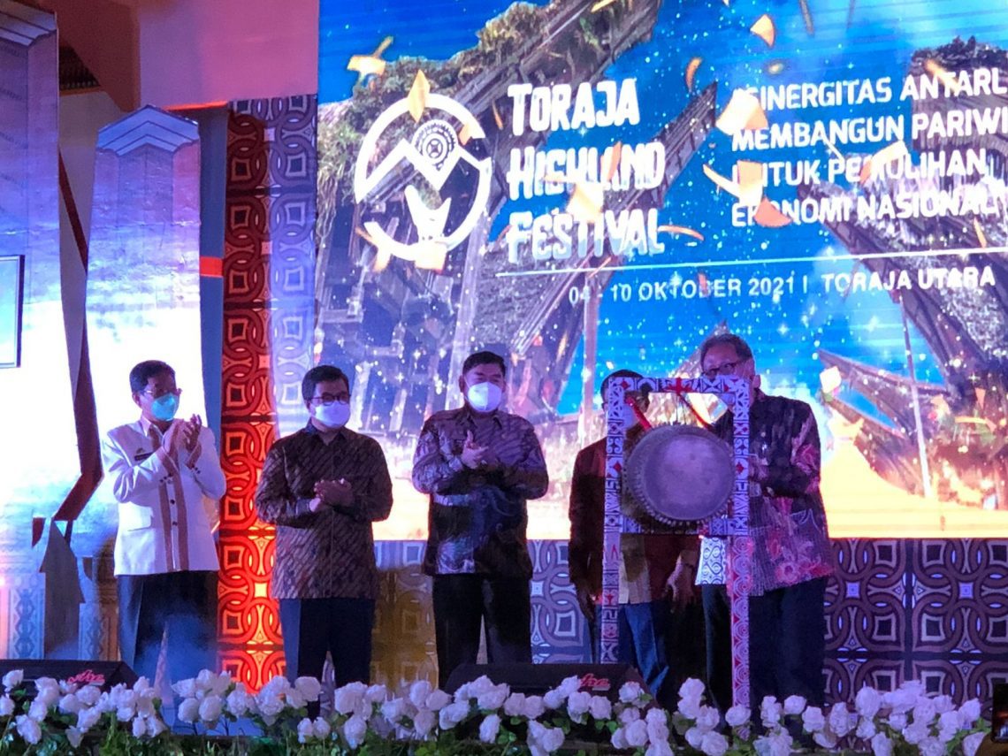 Pembukaan Toraja Highland Festival dan Bulan Inklusi Keuangan Dihadiri Sejumlah Kepala Daerah