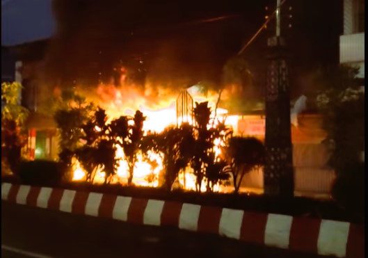 Kebakaran di Toko Siporannu Rantepao