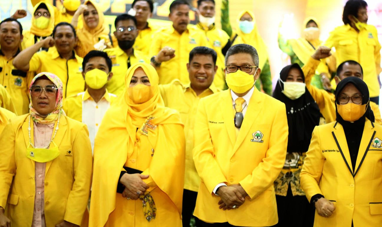 Terpilih Ketua Golkar Parepare, Air Mata Erna Rasyid Taufan Tak Terbendung