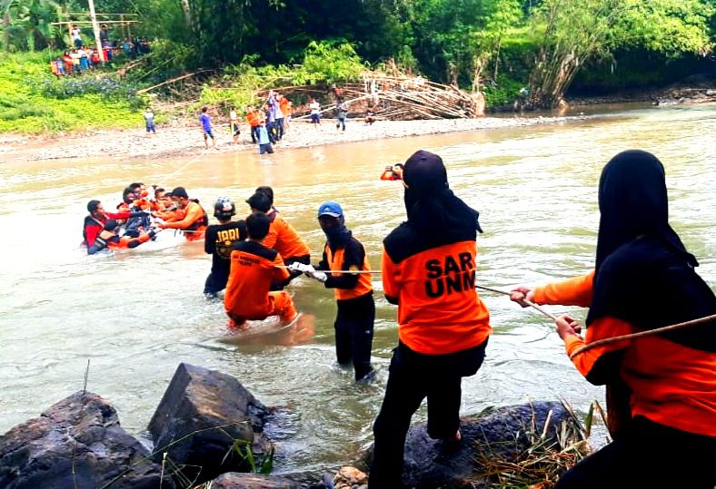 Hari ke 3 Pencarian, Tim SAR Akhirnya Temukan Jasad Bocah yang Jatuh ke Sungai Sa’dan