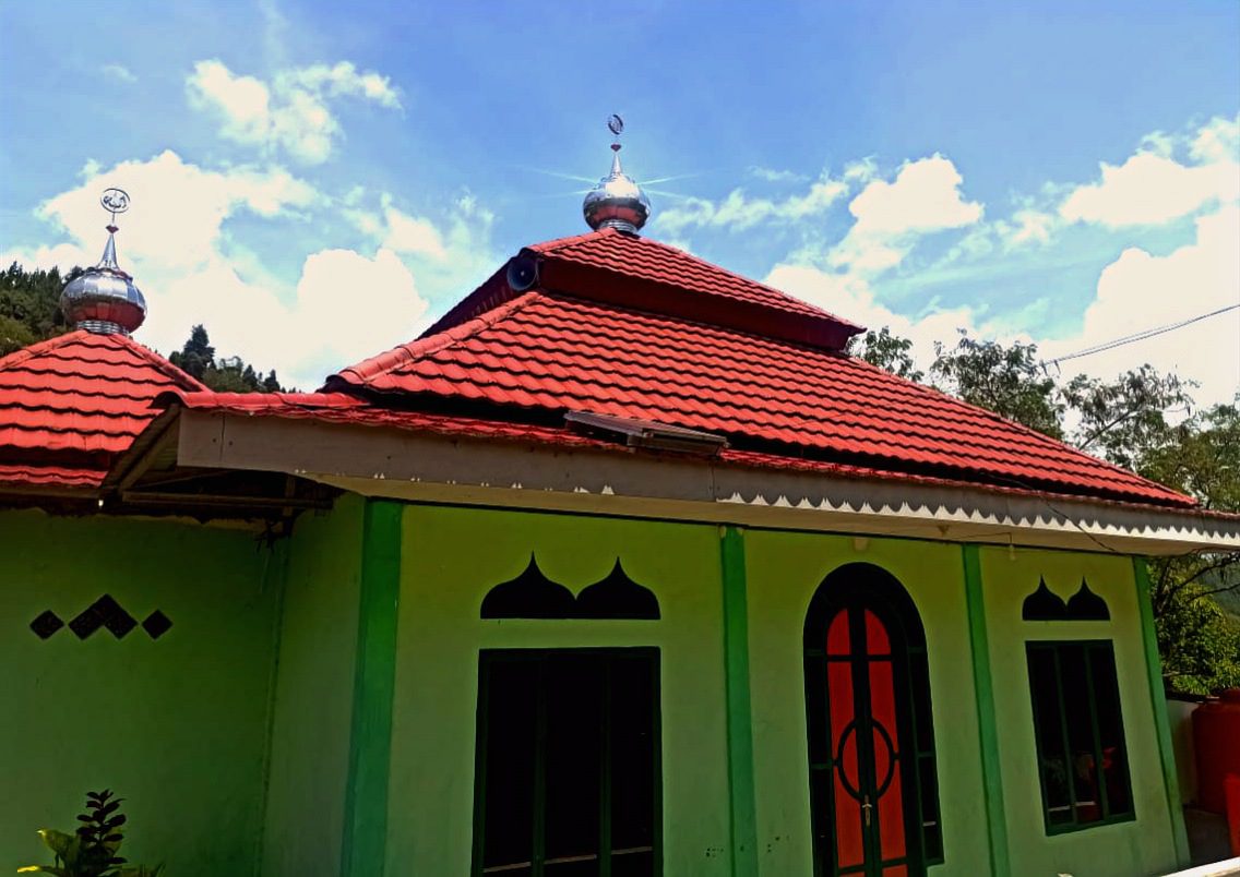 Dibantu Solar Panel, Ibadah di Masjid At Taqwa Simbuang Kini Lancar