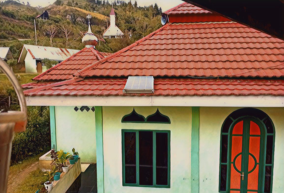 Dibantu Solar Panel, Ibadah di Masjid At Taqwa Simbuang Kini Lancar
