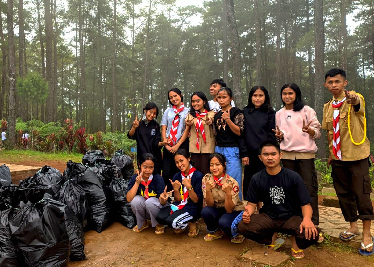 Aksi Pramuka SMA Katolik Bersih-bersih Obwis Pango-Pango Diapresiasi Wakil Ketua TP-PKK Tana Toraja