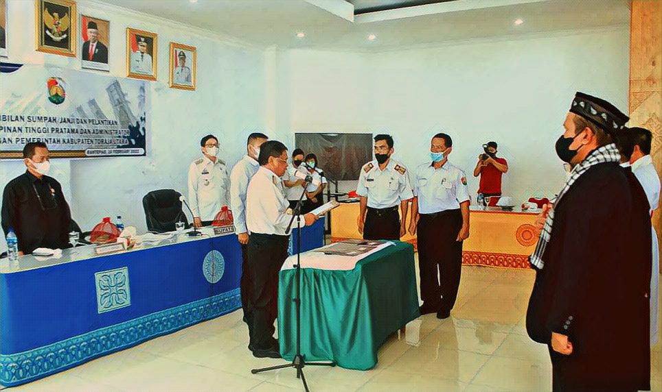 Bupati Toraja Utara Lantik Sejumlah Kadis dan Camat, Berikut Nama-namanya