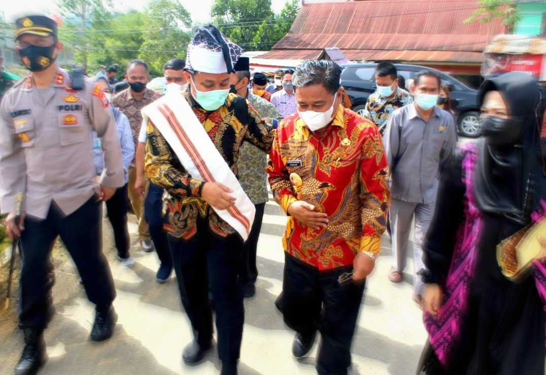 “Larampo Pameloi Toraya”, Andi Sudirman Beri Bantuan Keuangan untuk Toraja Utara Rp 20 Miliar