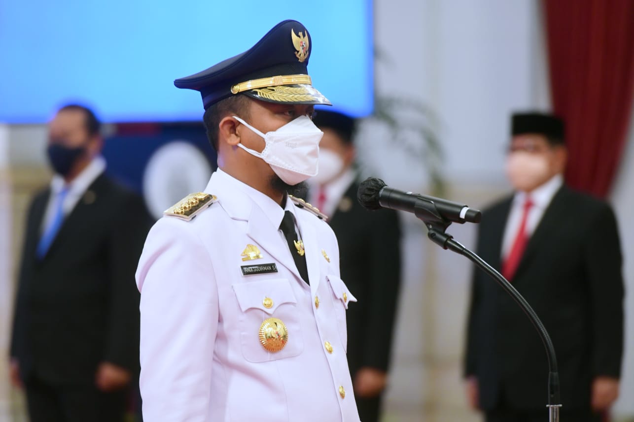 Presiden Jokowi Lantik Andi Sudirman Sulaiman Gubernur Sulawesi Selatan