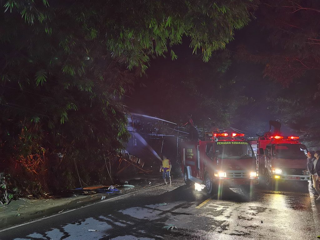 Tempat Pengolahan Kopi yang Berisi Kembang Api di Pantan Terbakar 5 Tempat Pengolahan Kopi yang Berisi Kembang Api di Pantan Terbakar