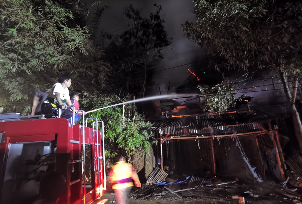 Tempat Pengolahan Kopi yang Berisi Kembang Api di Pantan Terbakar 4 Tempat Pengolahan Kopi yang Berisi Kembang Api di Pantan Terbakar
