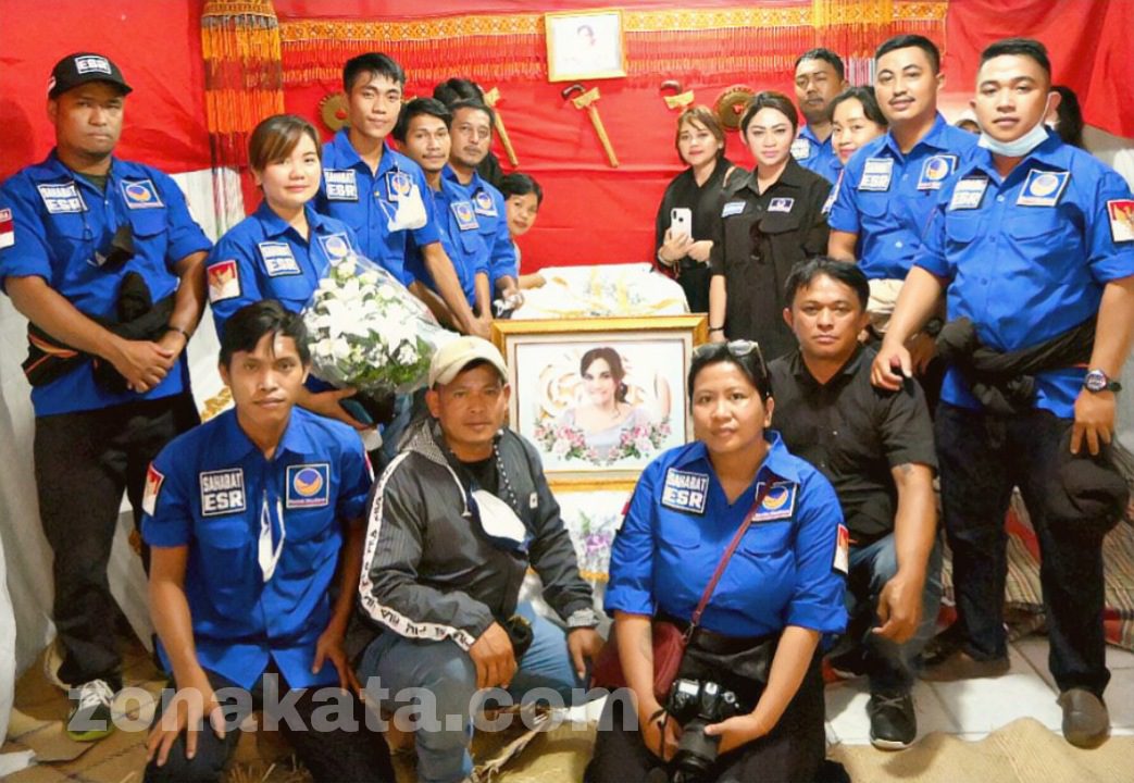 Bentuk Dukacita, Eva Stevany Rataba Hadiri Pemakaman Almh. Defriany