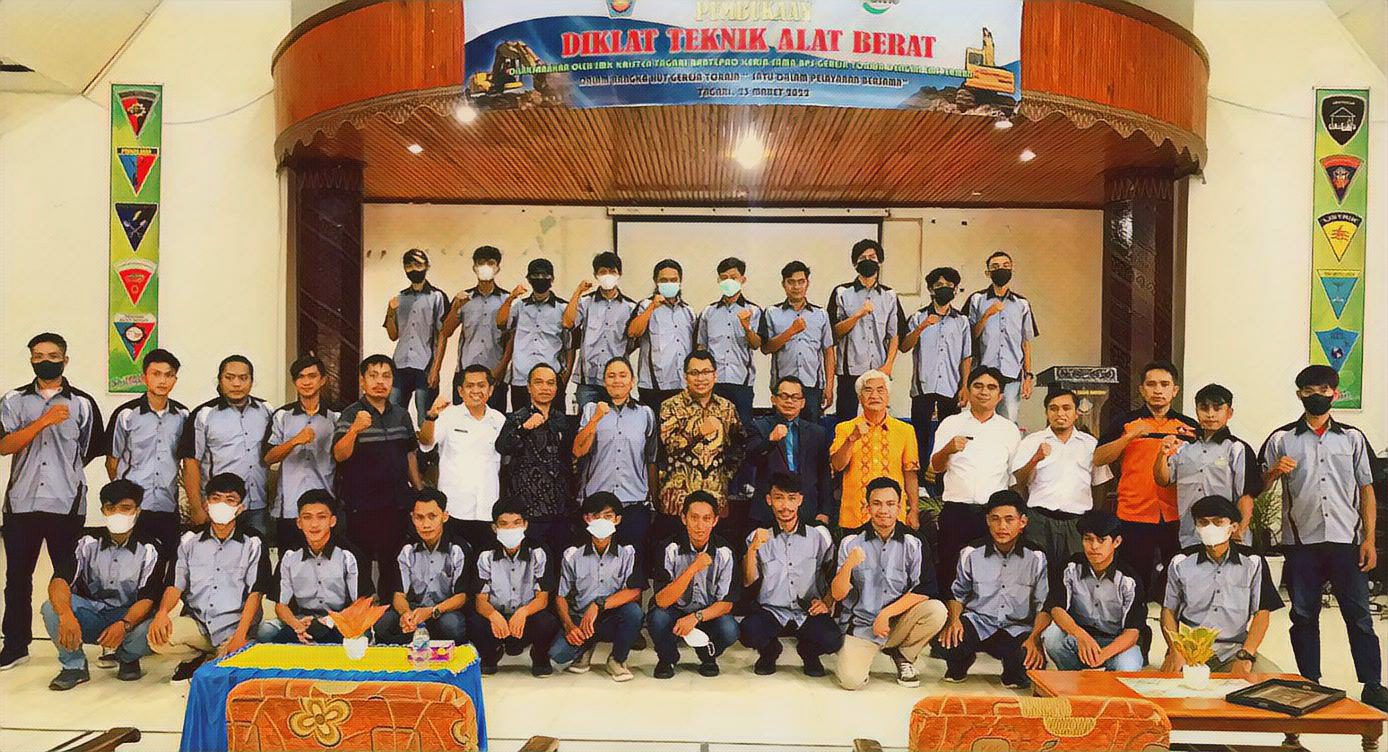 HUT ke-75, Gereja Toraja Gelar Diklat Teknik Alat Berat Bagi Masyarakat
