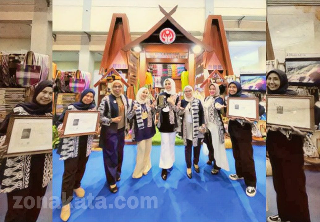 Tampilkan Konsep Rumah Tongkonan, Stand Dekranasda Sulsel Menjadi yang Terbaik di Inacraft