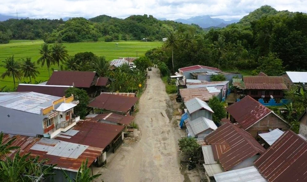 Ruas Pekkae-Takkalalla yang menghubungkan Kabupaten Barru dan Kabupaten Soppeng, sering disebut ruas Buludua. (1)
