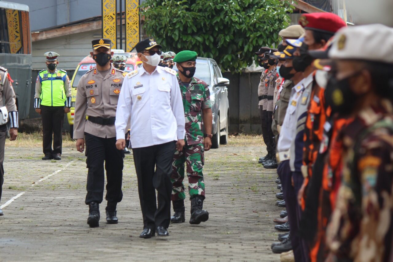 Wabup Toraja Utara Pimpin Apel Gelar Pasukan Petugas Ops Ketupat Jelang Lebaran