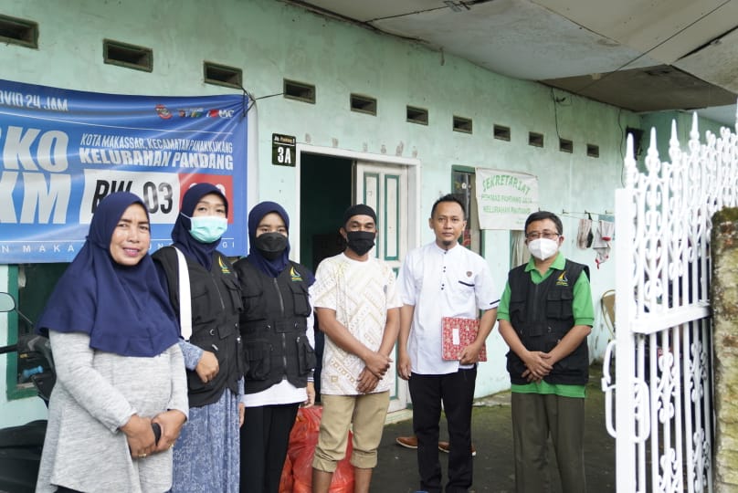 Andalan Sulsel Peduli Bawa Bantuan, Warga Jalan Pandang Makassar : Terima Kasih Pak Gubernur