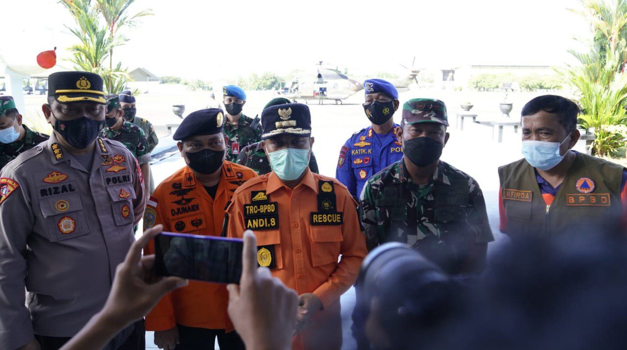 Proses Pencarian Penumpang KM Ladang Pertiwi Terus Berlanjut, Gubernur Sulsel: Pemerintah Juga Lakukan Pemulihan Trauma Korban Selamat 1 Proses Pencarian Penumpang KM Ladang Pertiwi Terus Berlanjut, Gubernur Sulsel: Pemerintah Juga Lakukan Pemulihan Trauma Korban Selamat