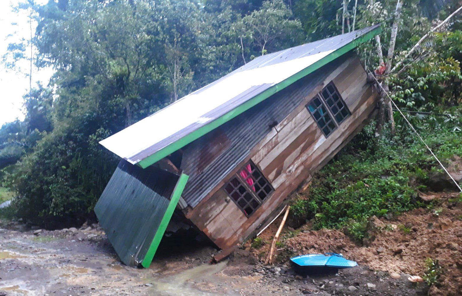 Banjir dan Tanah Longsor Landa Sejumlah Wilayah di Luwu, Gubernur Sulsel Kirim Bantuan Logistik
