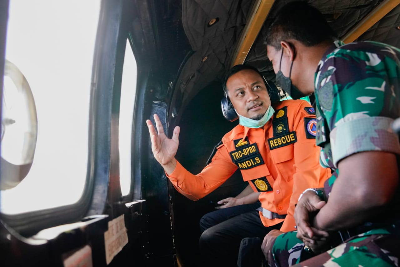 Pencarian Korban KM Ladang Pertiwi