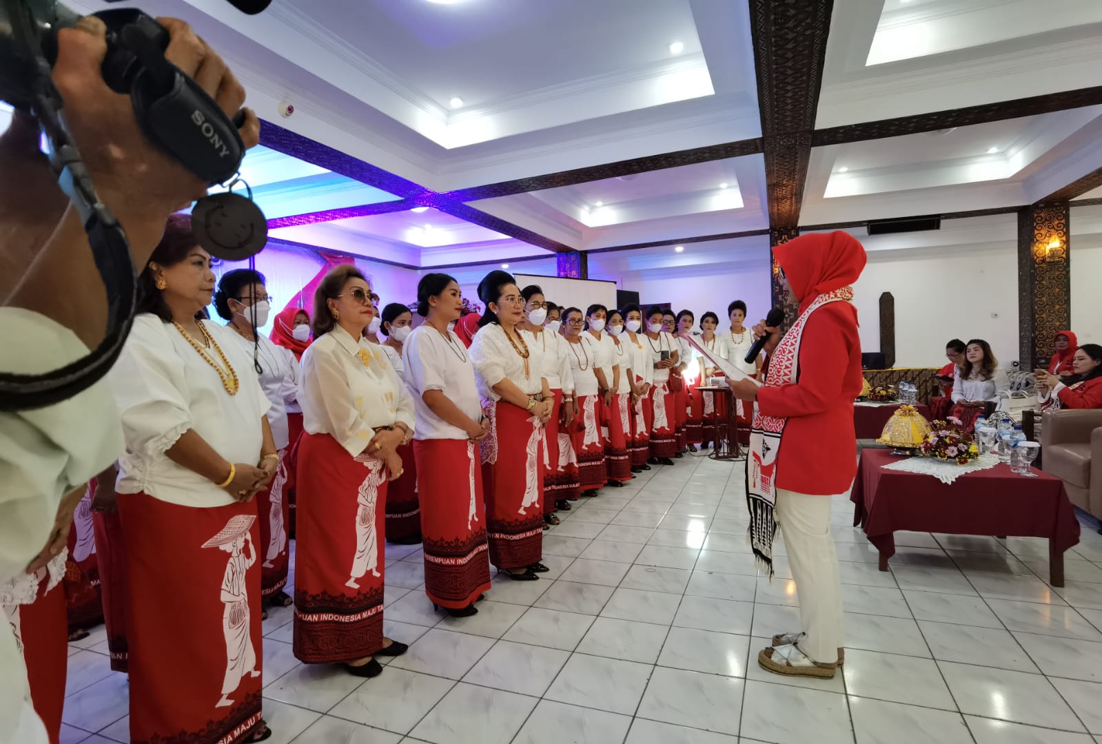 Pengurus Perempuan Indonesia Maju (PIM) DPC Tana Toraja Resmi Dilantik 6 Pengurus Perempuan Indonesia Maju (PIM) DPC Tana Toraja Resmi Dilantik
