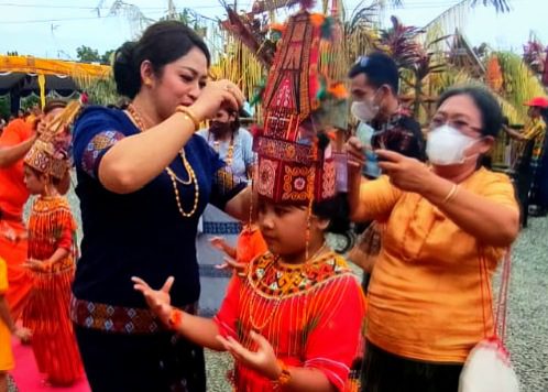 Eva Stevany Rataba Bangga dengan Hadirnya Rumah Tongkonan di Manokwari