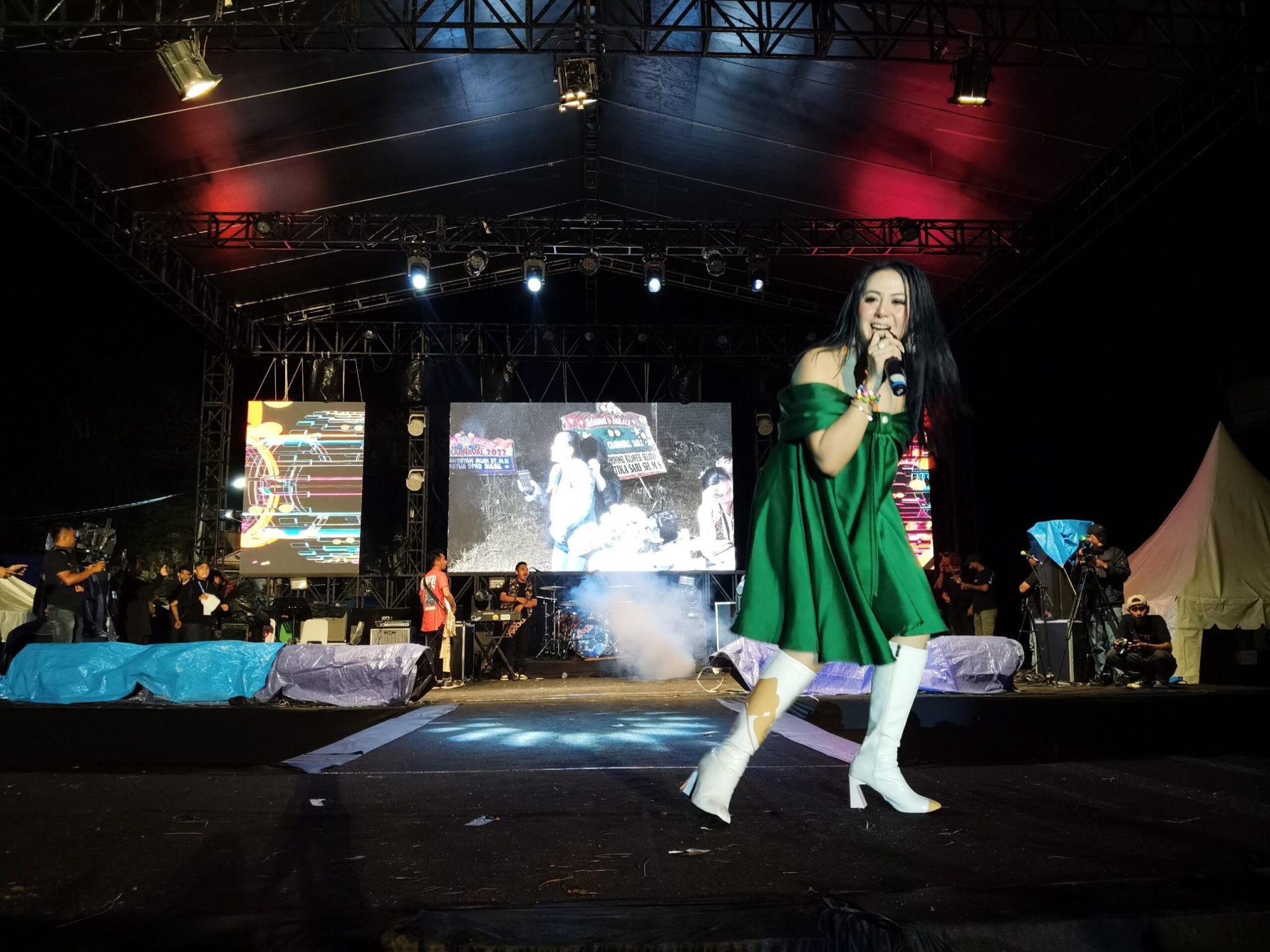 Glow Rossa Hangatkan Dinginnya Buntu Burake di Toraja Carnaval 2022 3 Glow Rossa Hangatkan Dinginnya Buntu Burake di Toraja Carnaval 2022