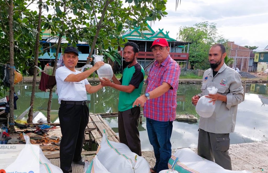 Kembalikan Kejayaan Udang Sitto, DKP Sulsel Salurkan Bantuan Benur Udang di Kabupaten Maros