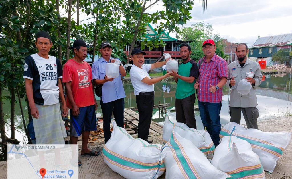 Kembalikan Kejayaan Udang Sitto, DKP Sulsel Salurkan Bantuan Benur Udang di Kabupaten Maros