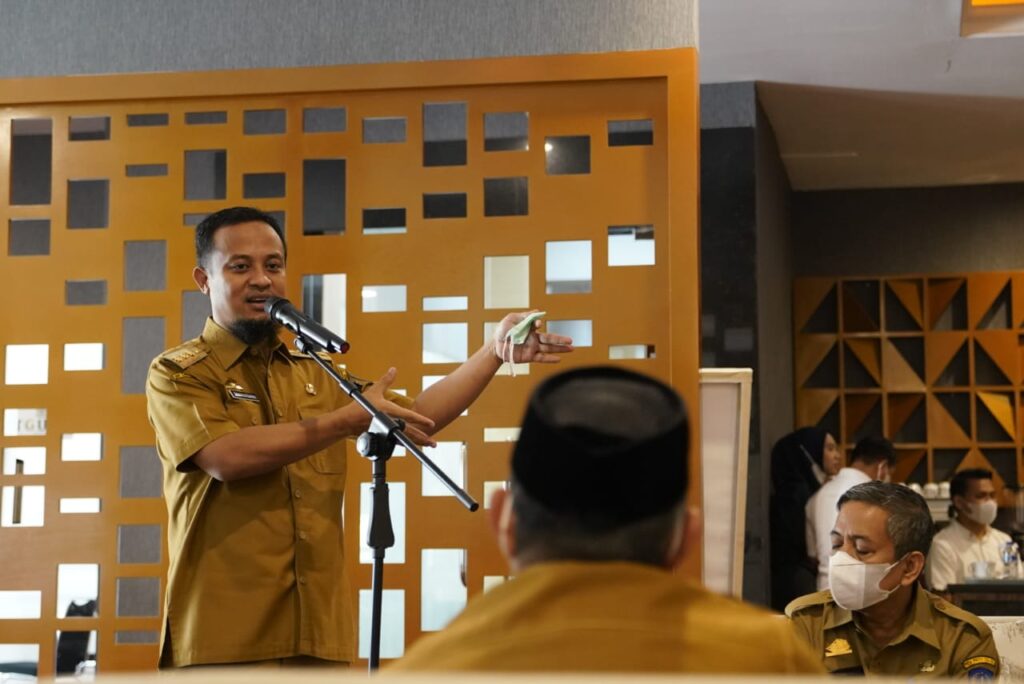 Nyata, Gubernur Andi Sudirman Beri Bantuan Rp 14,5 Milliar untuk Jembatan dan Ruas Seko-Rampi