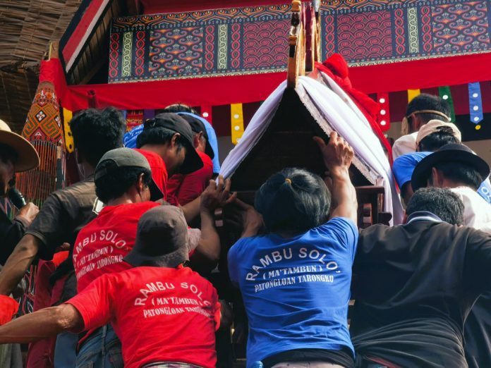 Intip Ritual Ma Pasonglo Rangkaian Upacara Adat Rambu Solo Yang Digelar Warga Muslim Di Toraja