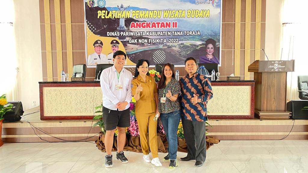 Pemerintah Tana Toraja Libatkan Kaum Milenial Jadi Pemandu Wisata 1 Pemerintah Tana Toraja Libatkan Kaum Milenial Jadi Pemandu Wisata