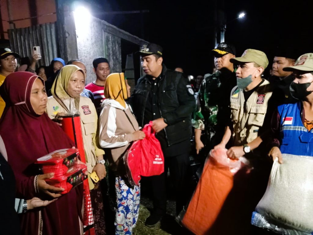 Gubernur Kirim Bantuan Logistik untuk Korban Angin Puting Beliung di Maros