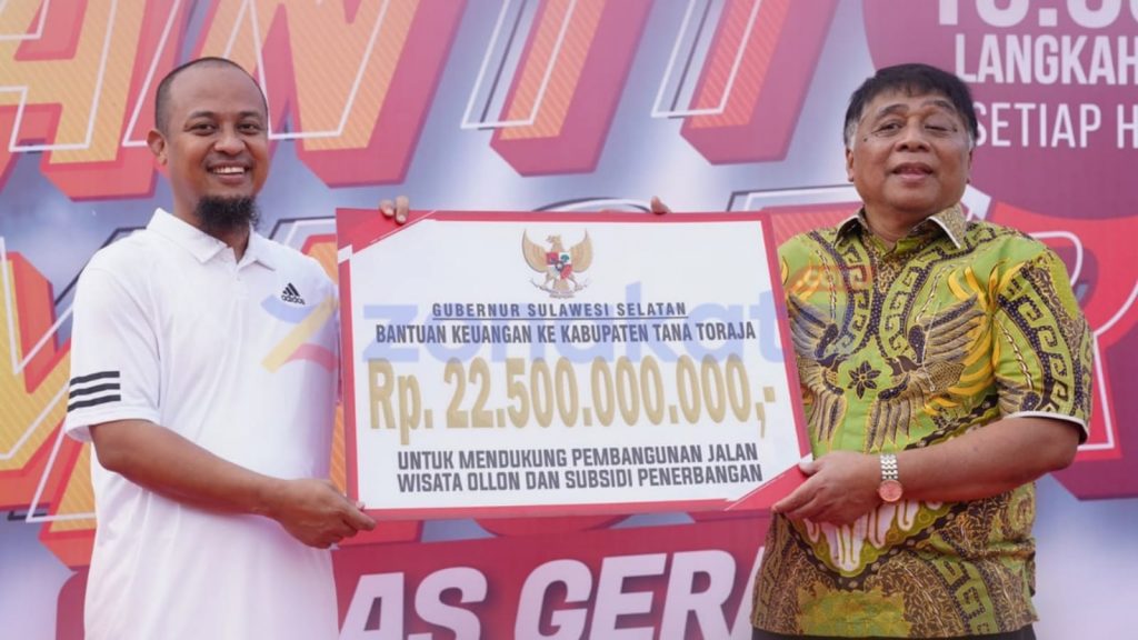 Kembali Serahkan Bantuan Keuangan untuk Wisata Ollon, Gubernur Sulsel: Segera Realisasikan!