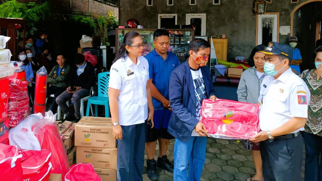 Buffer Stok Logistik Pemprov Sulsel Disalurkan untuk Korban Kebakaran di Ariang Tana Toraja