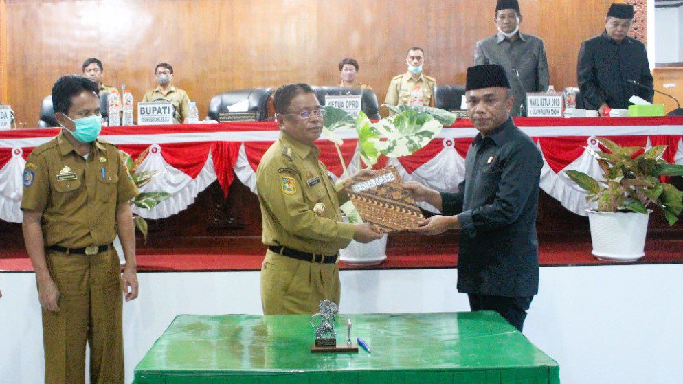 DPRD Toraja Utara Setujui Ranperda APBD 2021 Toraja Utara Jadi Perda 1 DPRD Toraja Utara Setujui Ranperda APBD 2021 Toraja Utara Jadi Perda