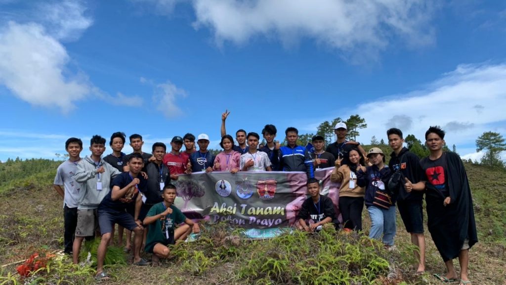 Peserta Praya XI PPGT Tanam 4.000 Bibit Pohon di Bittuang