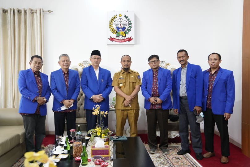 Gubernur Andi Sudirman Terima Silaturahmi Unismuh Makassar, Bahas Persiapan Pelaksanaan KKN Muhammadiyah-Aisiyiyah 1 Gubernur Andi Sudirman Terima Silaturahmi Unismuh Makassar, Bahas Persiapan Pelaksanaan KKN Muhammadiyah-Aisiyiyah