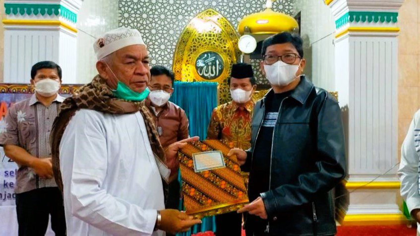 Wabup Dedi Palimbong Terima 11 Jemaah Haji Toraja Utara yang Kembali dari Tanah Suci