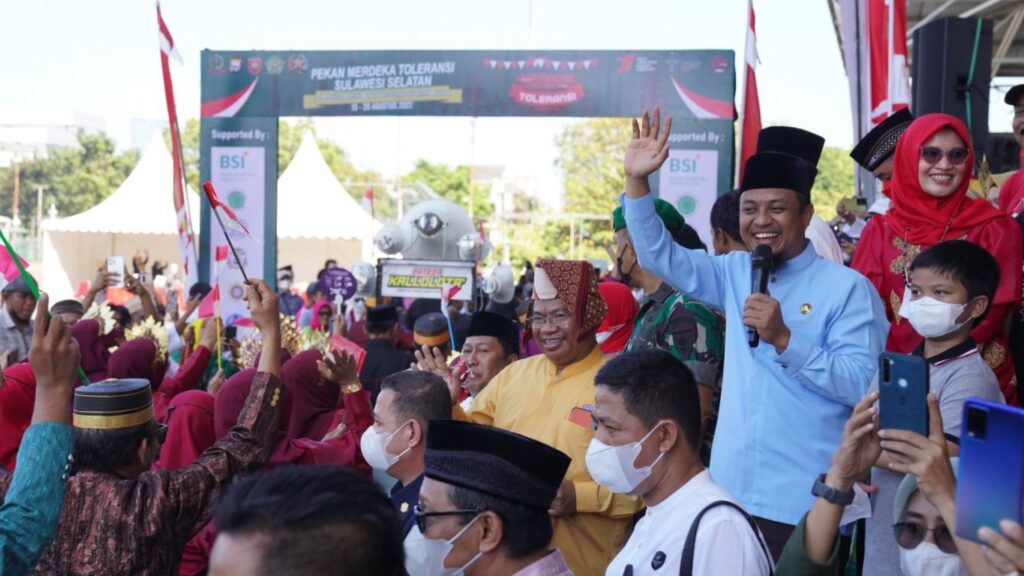 Karnaval Merdeka Toleransi di Sulsel, Gubernur Andi Sudirman: Pancasila Sudah Final 5 Karnaval Merdeka Toleransi di Sulsel, Gubernur Andi Sudirman: Pancasila Sudah Final