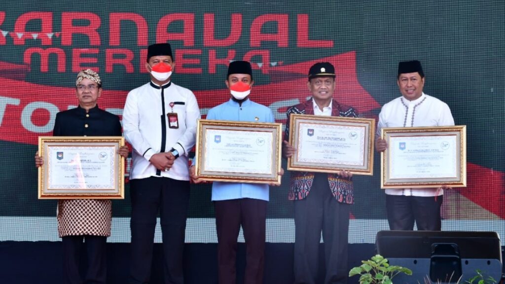 Karnaval Merdeka Toleransi di Sulsel, Gubernur Andi Sudirman: Pancasila Sudah Final 2 Karnaval Merdeka Toleransi di Sulsel, Gubernur Andi Sudirman: Pancasila Sudah Final