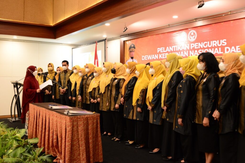 Naoemi Octarina Lantik Pengurus Dekranasda Sulsel Sisa Masa Bakti 2018 – 2023
