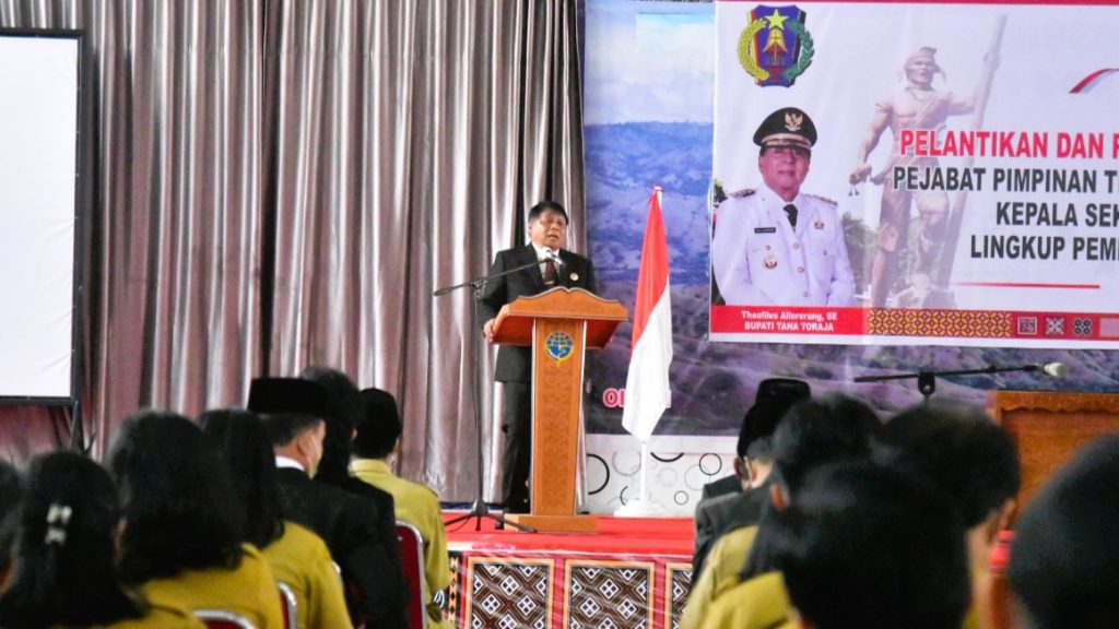 Rombak Kabinet, Bupati Theofilus Mutasi 14 Pejabat Lingkup Pemda Tana Toraja
