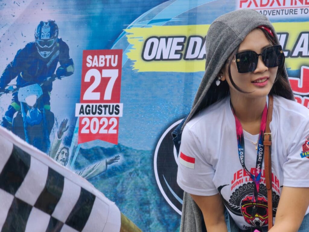 Rider Se-Nusantara Jelajah Bumi Lakipadada 8 Rider Se-Nusantara Jelajah Bumi Lakipadada