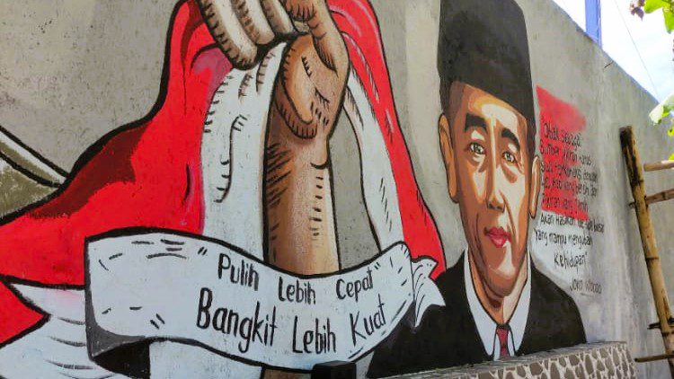 Penggiat Seni di Toraja Lukis Wajah Proklamator Soekarno dan Presiden Jokowi