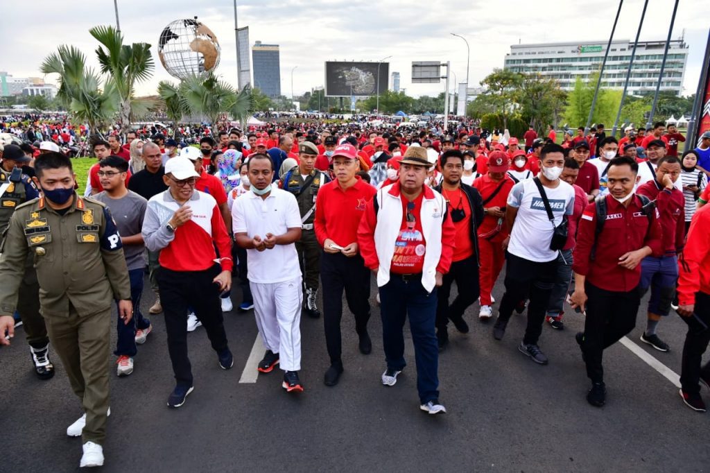 Ribuan Pelajar dan ASN Meriahkan Sulsel Anti Mager Bersama Gubernur Andi Sudirman