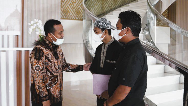 Gubernur Andi Sudirman Sambut Hangat Keluarga Korban Gantung Diri di Pinrang