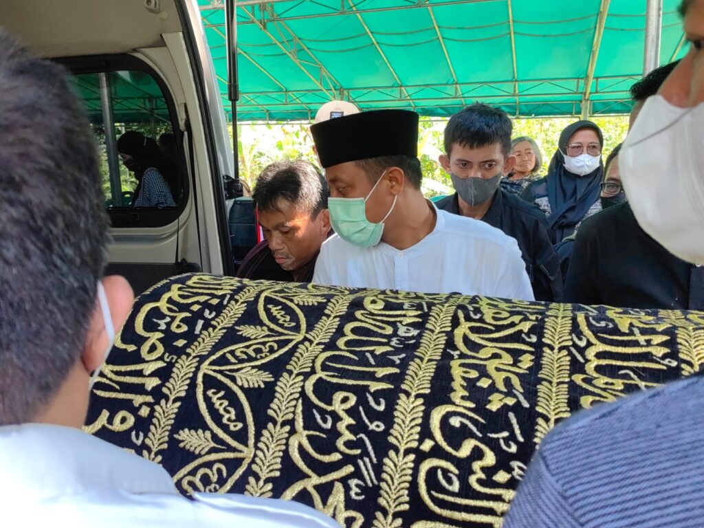 Kerabat Dekatnya Meninggal Dunia, Gubernur Andi Sudirman Turut Antar ke Pemakaman di Toraja