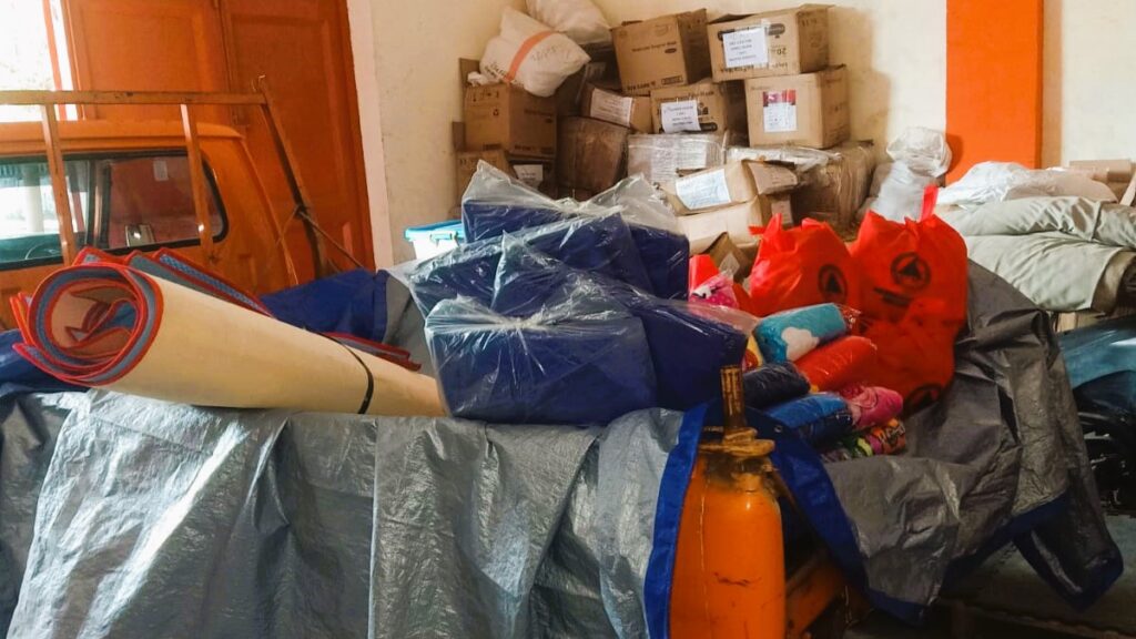 BPBD Sulsel Respon Cepat, Bantu Warga Korban Kebakaran di Rappocini 4 BPBD Sulsel Respon Cepat, Bantu Warga Korban Kebakaran di Rappocini