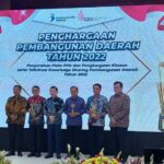 Pemprov Sulsel Raih Dua Penghargaan Pembangunan Daerah dari Bappenas