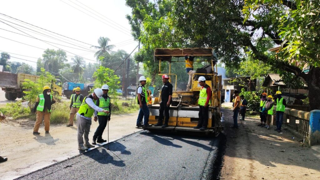 Progres Rekonstruksi Jalan Ruas Pekkae-Takkalalla Masuki Tahap Trial Mix 2 Progres Rekonstruksi Jalan Ruas Pekkae-Takkalalla Masuki Tahap Trial Mix